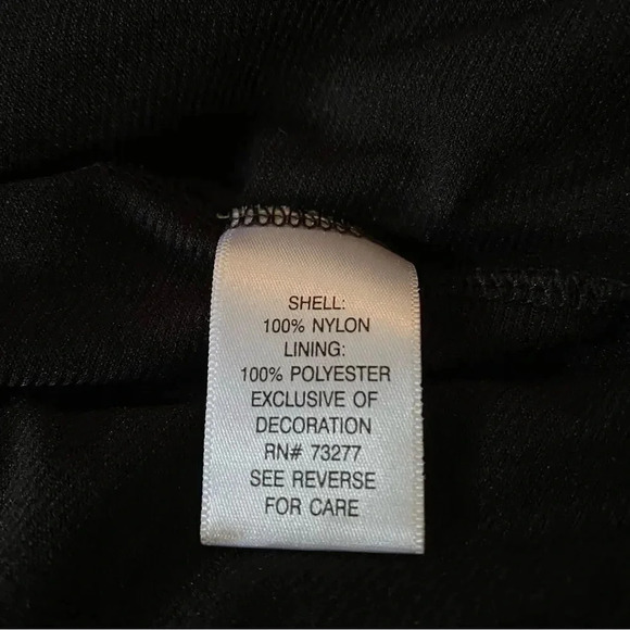 Croft & Barrow 1X Top Shirt Black Floral Scalloped Round Neck Short Sleeve P16 - Picture 7 of 7